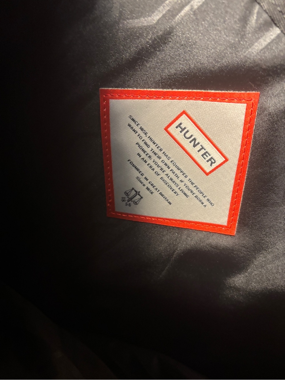 NWT Hunter Getaway Black Large Tote with Red & White Trim - Picture 13 of 15